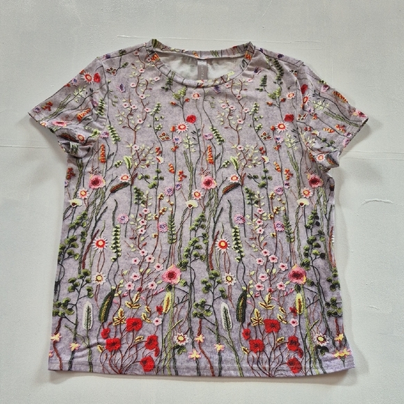 Noracora Short Sleeve Garden Floral Tee - Picture 1 of 4